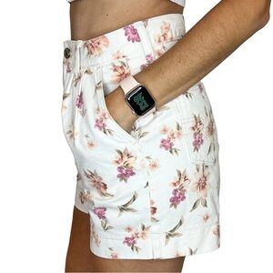 AEO high rise white floral pleated denim shorts 4